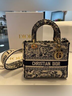 CHRISTIAN DIOR Medium Lady D-Lite Bag